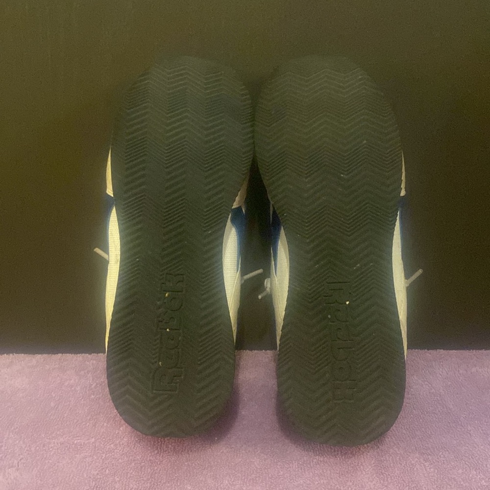 Shoes - Picture 5 of 7
